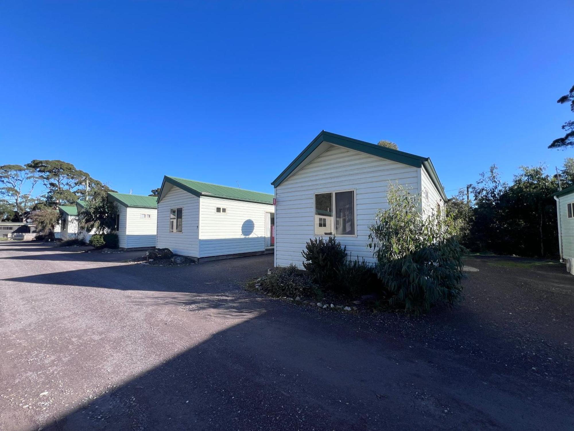 Strahan Beach Tourist Park Exterior photo